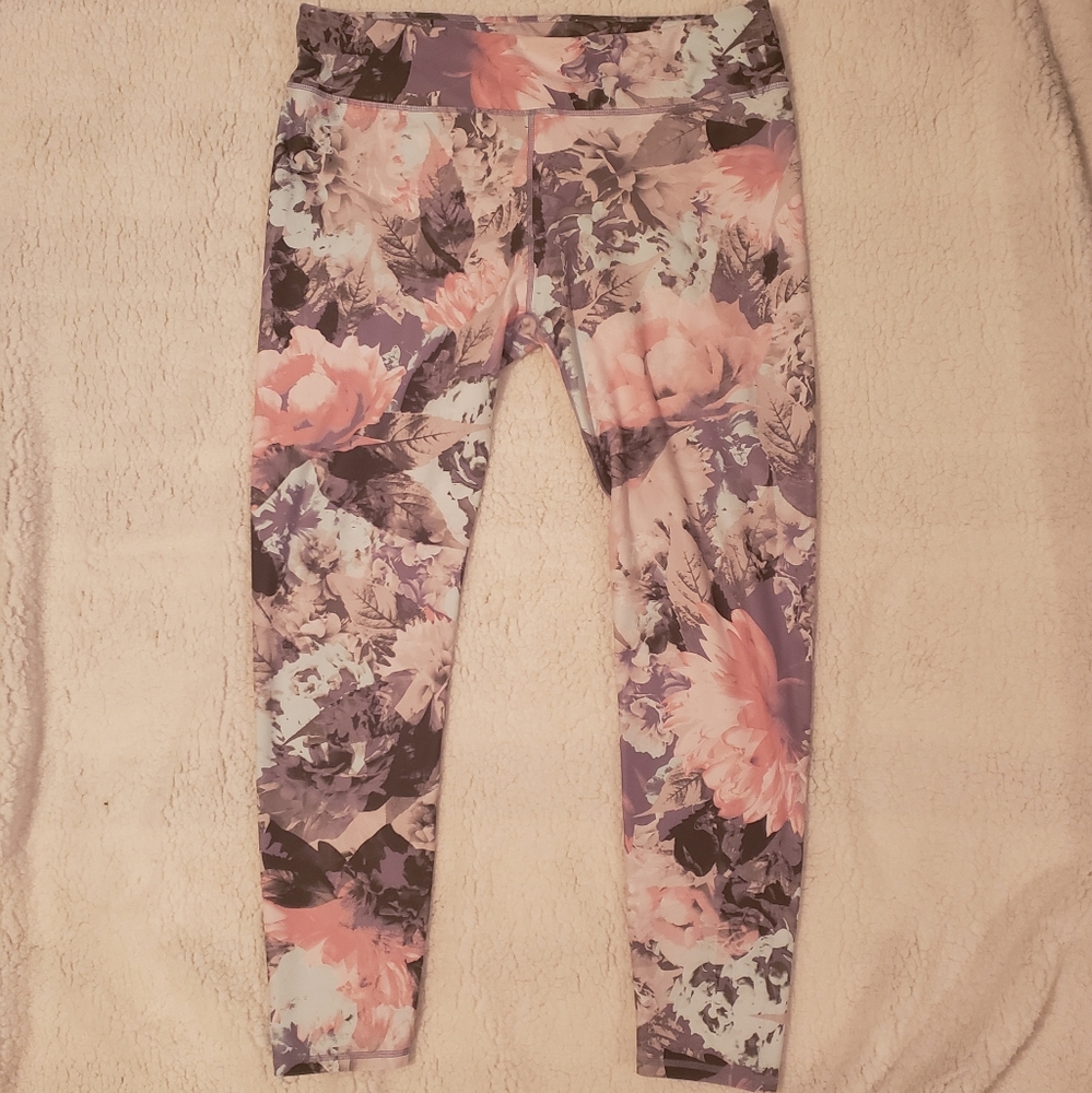 FABLETICS-Floral print medium compression legging